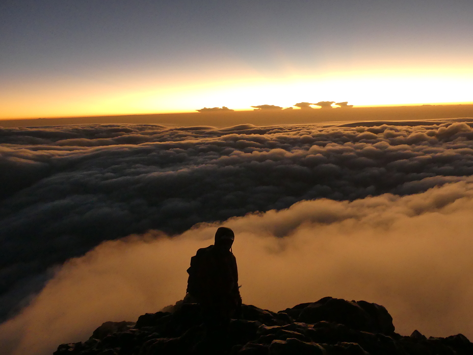 Sunrise from the summit of Peak Margherita, Mount Stanley or Margherita