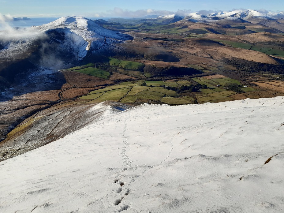 Southwestern ridge below fort, Caherconree