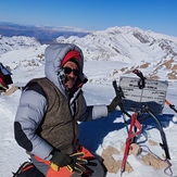 چهارم تا هشتم دیماه یک هزار و چهارصد ، صعود زمستانی قله ی سترگ پازن پیر - دنا, Dena