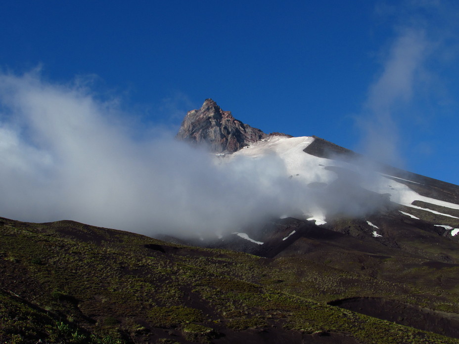 Volcan Puntiagudo sin Nieve, Puntiguido-cordon Cenizos