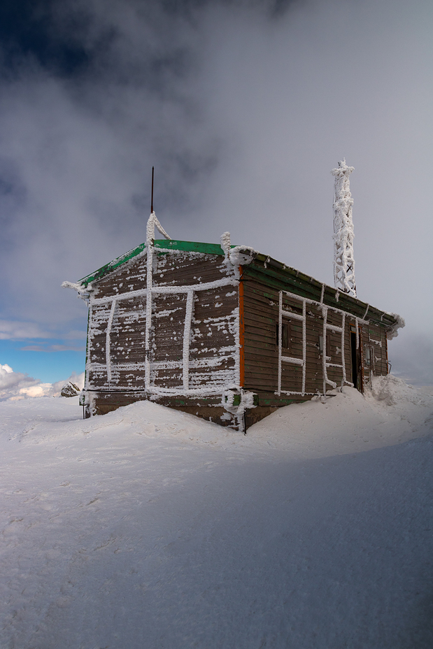 Snow house, Cerni Vruh