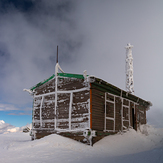 Snow house, Cerni Vruh