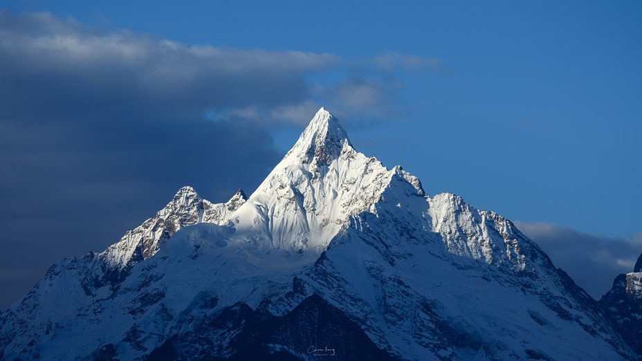 Mainsum Peak, Kawagebo or Kawagarbo (卡瓦格博)