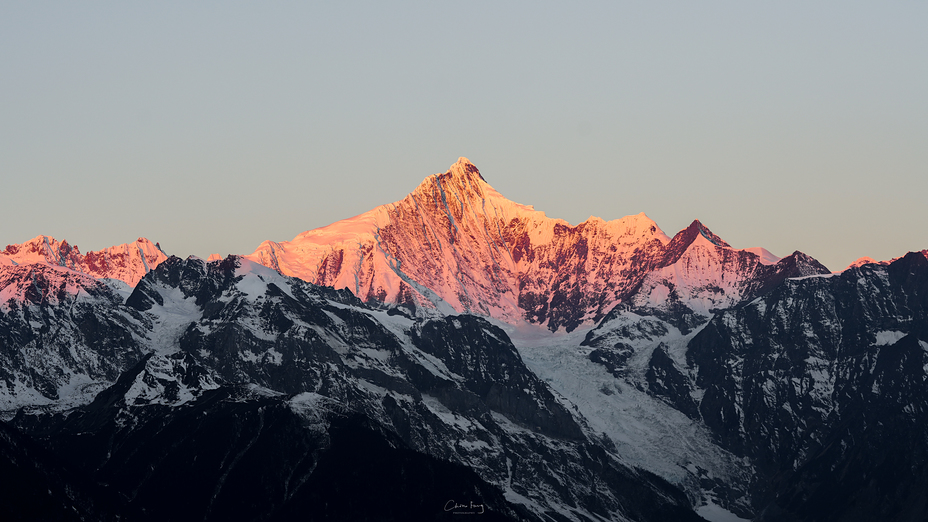 Kawagebo mountain of Sunrise, Kawagebo or Kawagarbo (卡瓦格博)