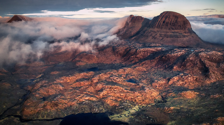 Last of the light and Clouds rolling in over Sulivan, Suilven