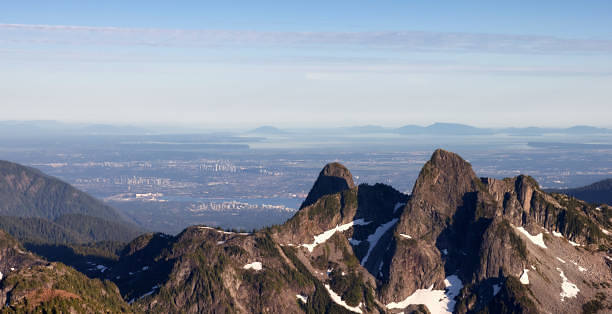 The Lions, The Lions (peaks)