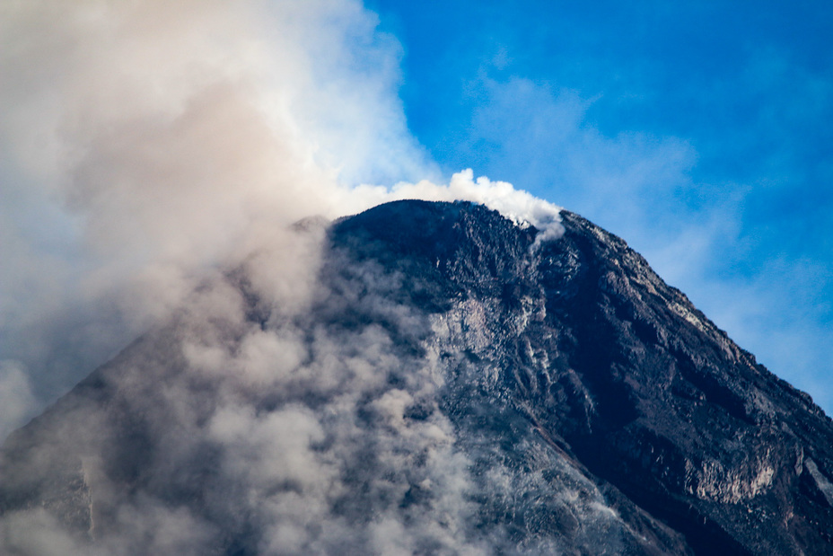 Close up of the Summit, Mayon Volcano