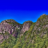 Pico Paraná from trail, almost reaching the top