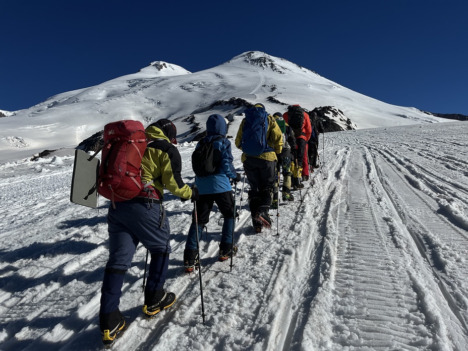 Acclimatization on 4000 m, Mount Elbrus