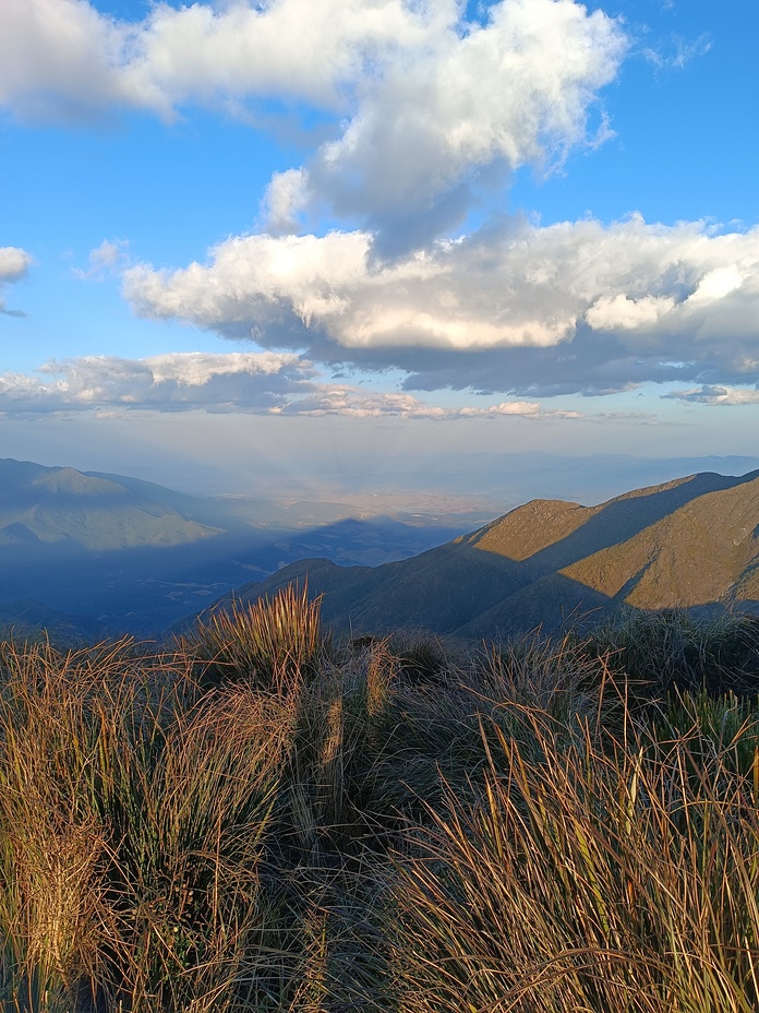 Sombra da montanha, Tres Estados