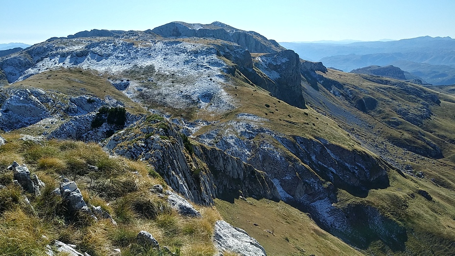 Mala Ćaba, the highest peak in the middle, Treskavica