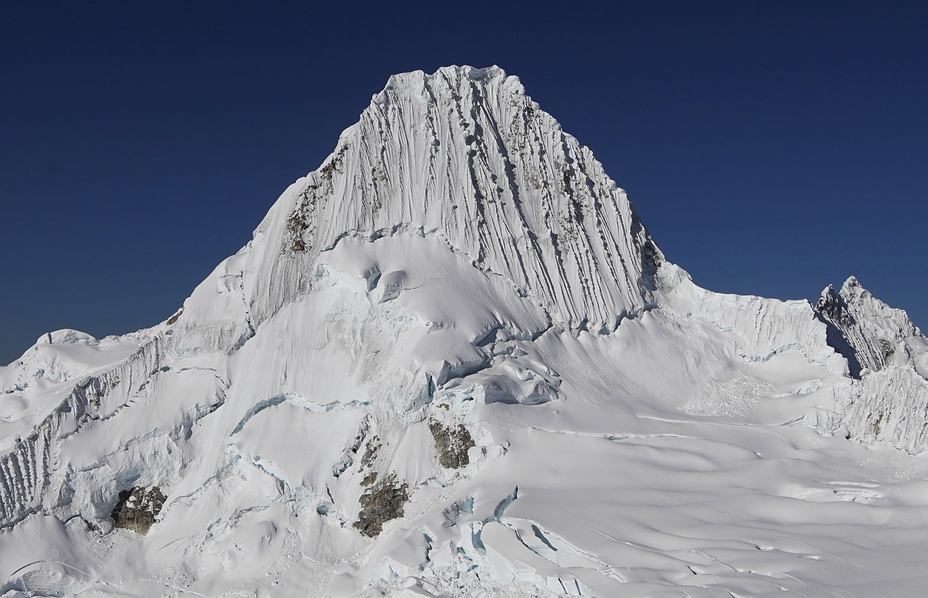 Mount Alpamayo front view