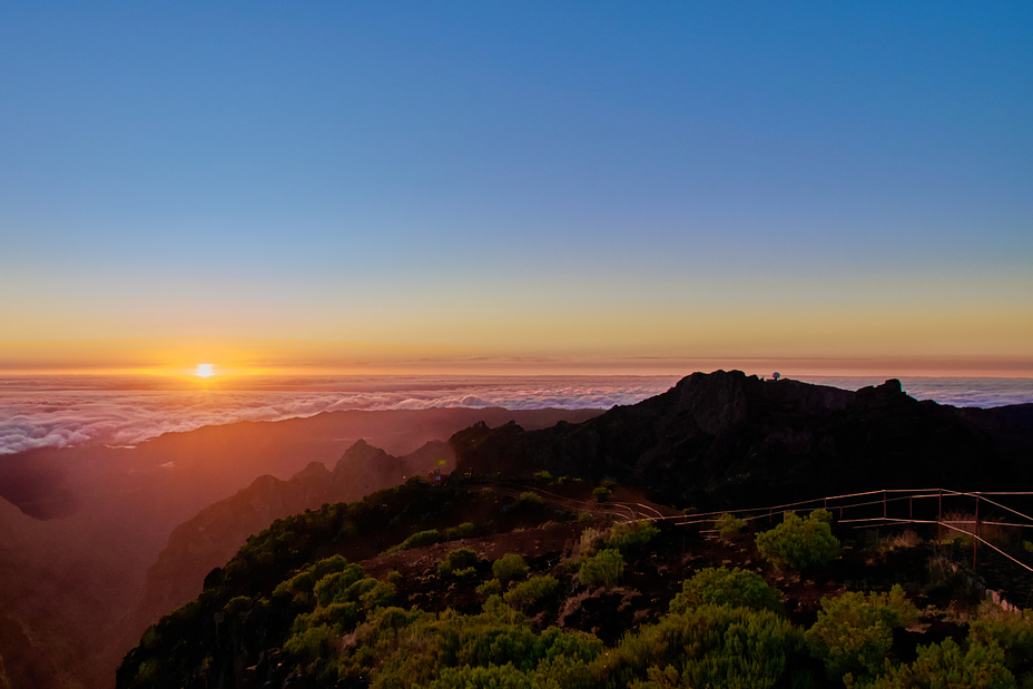 View from Pico Ruivo to Pico do Areiro