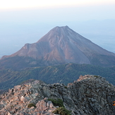 Volcán de Fuego desde la cumbre del Nevado de Colima