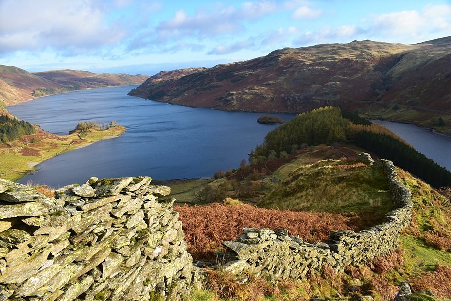 The drop in the wall, High Street (Lake District)