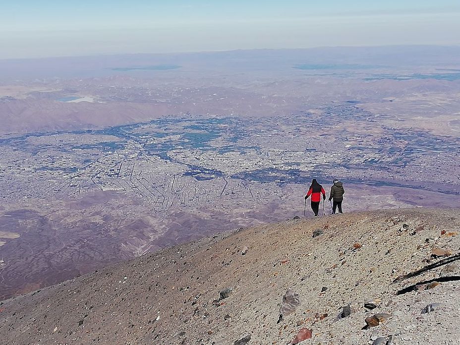 Arequipa visto de la Cumbre del Volcn Misto, El Misti