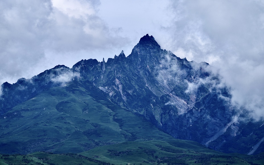 Mount Rishiri, the hometown of Shiroi Koibito