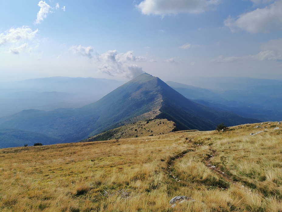 Suva mountain ridge 1810m, Trem - Suva planina