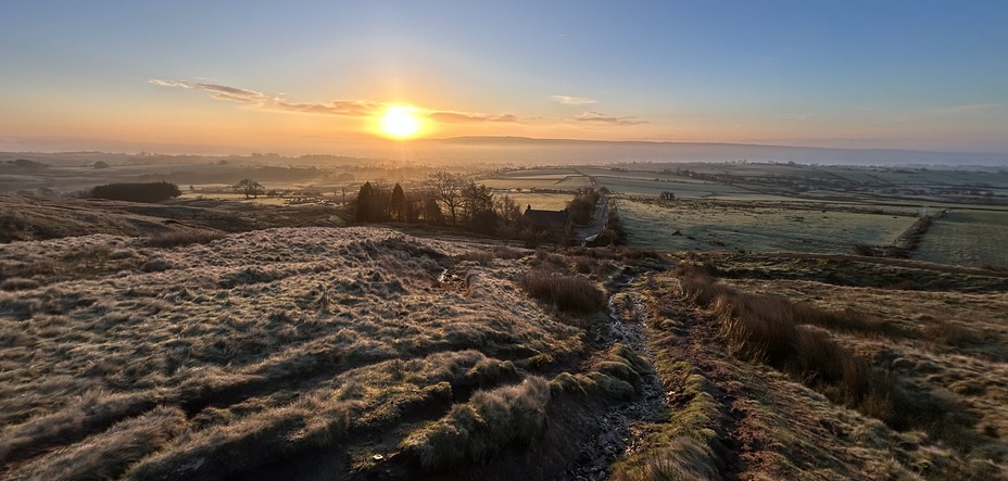 Parlick Fell Foot at sunrise 