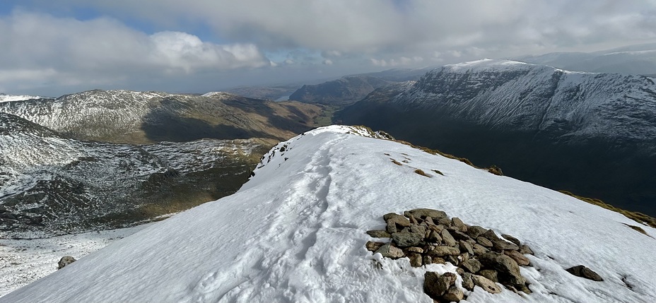 Dollywaggon Pike summit