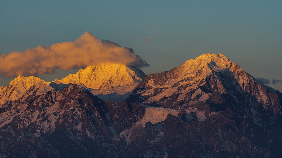 贡嘎, Mount Gongga or Minya Konka (贡嘎山)