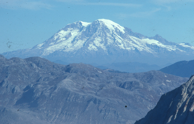 Mt.Rainier from the crater of the Mt.St.Helens, Mount Saint Helens