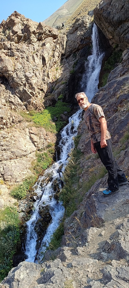 آبشار در مسیر قله خلنو, آزاد کوه