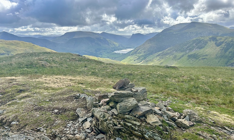 Hen Comb summit