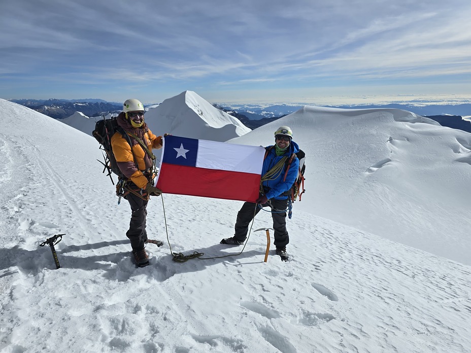 Cumbre Nevado Illimani
