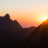 Nascer do sol visto do Camapuã, Pico Paraná