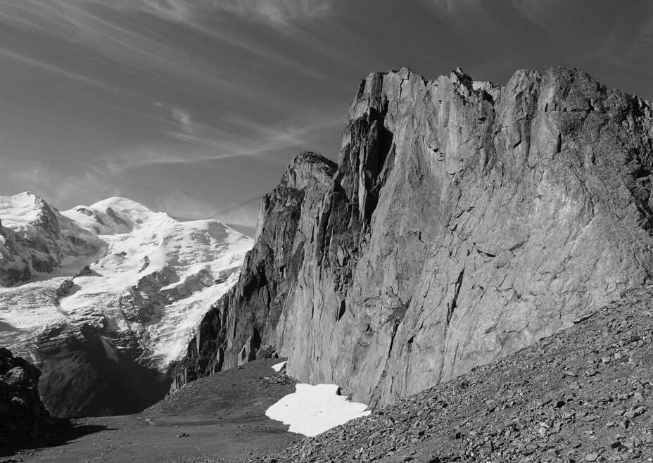 I take pictures before climbing., Le Brévent