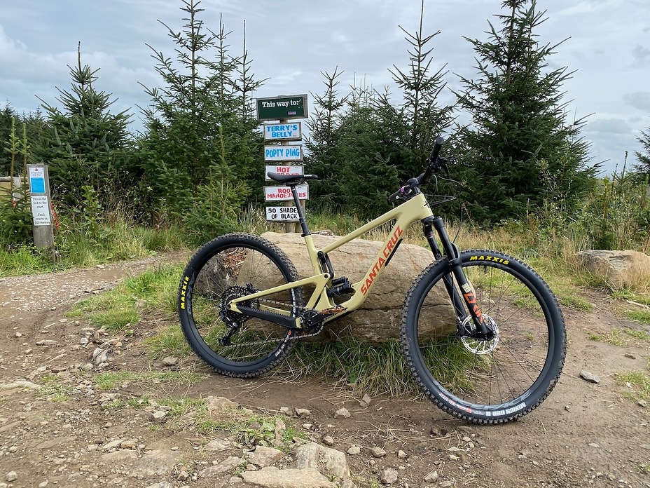 Santa Cruz Hightower C, BikePark Wales
