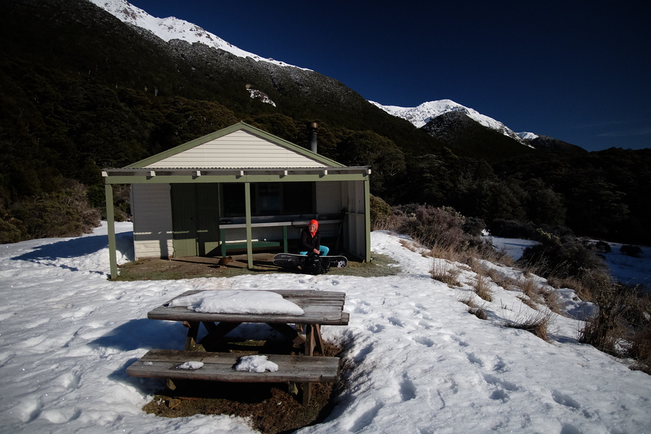 Trilobite Hut on an exceptioally cold morning