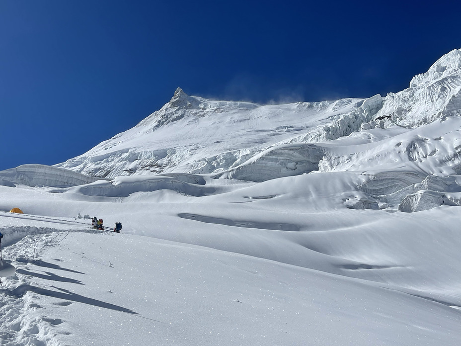 ALTITUDE JUNKIES PVT, Manaslu