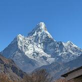 ALTITUDE JUNKIES, Ama Dablam