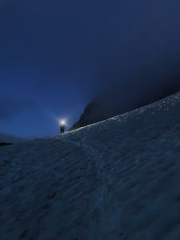 Alpspitze winter, snow patch crossing at night