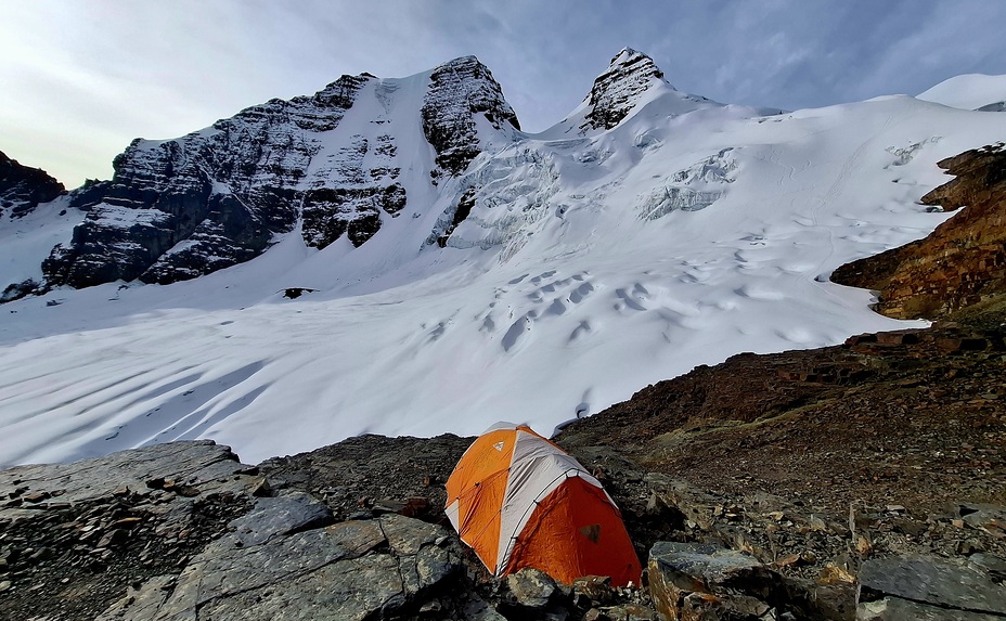 Ala Izquierda Condoriri High Camp