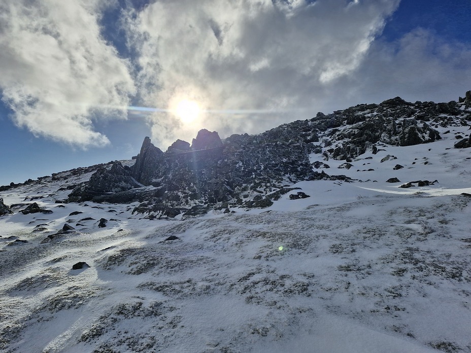 The mountain refuge hut at Foel Grach