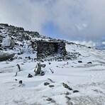 The mountain refuge hut at Foel Grach