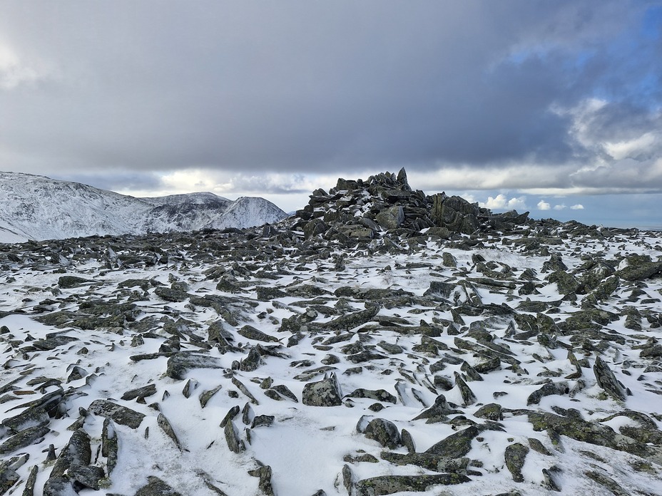 Rocky summit of Carnedd Gwenllian, Gyrn Wigau