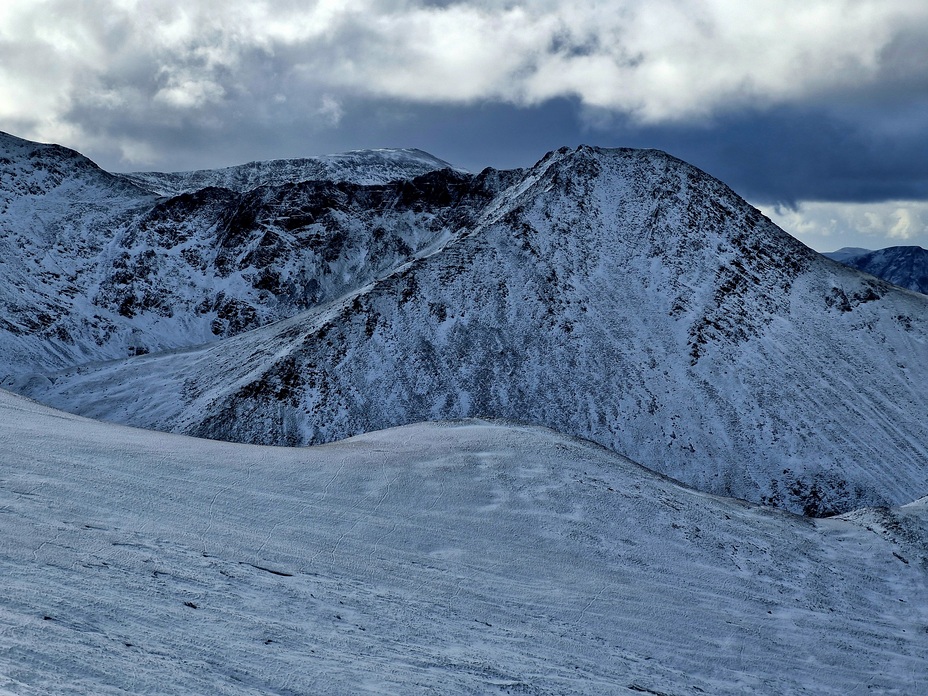 Yr Elen, 962 m (3,156 ft)