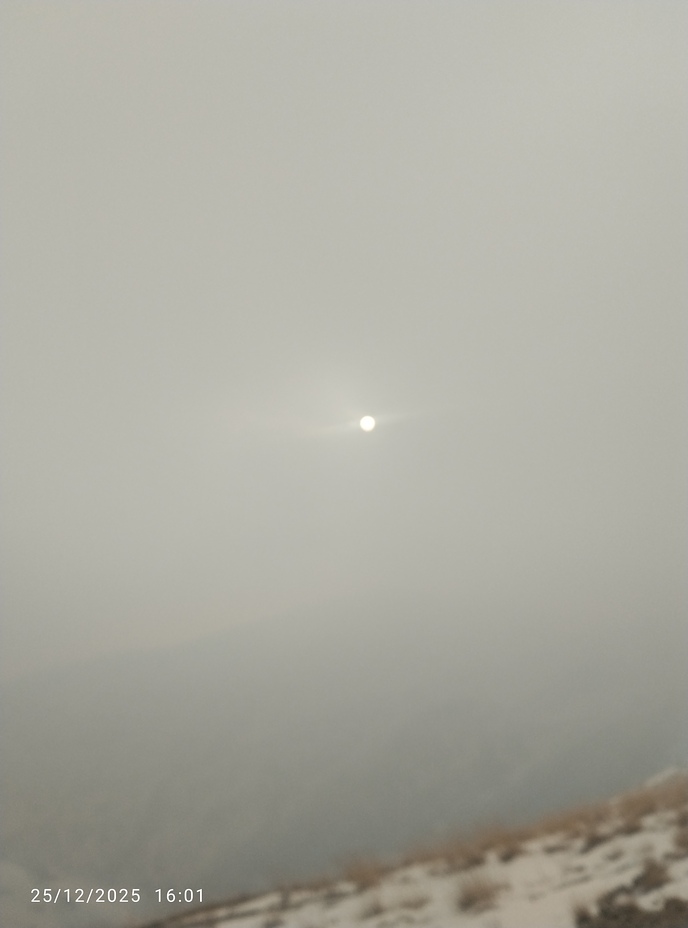 آفتاب در مه, Touchal