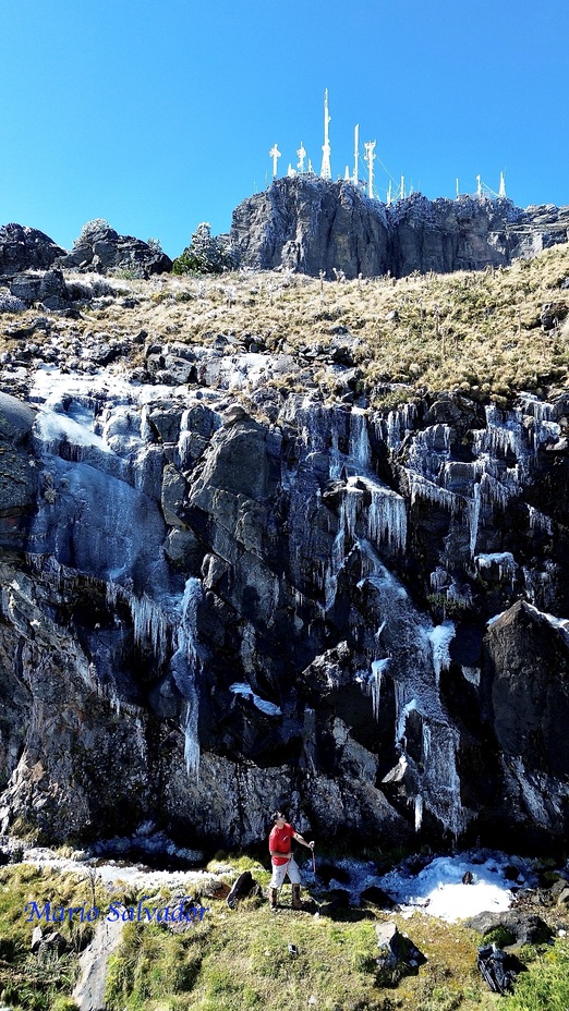 Ice cascade and communication towers frozen, Cofre De Perote