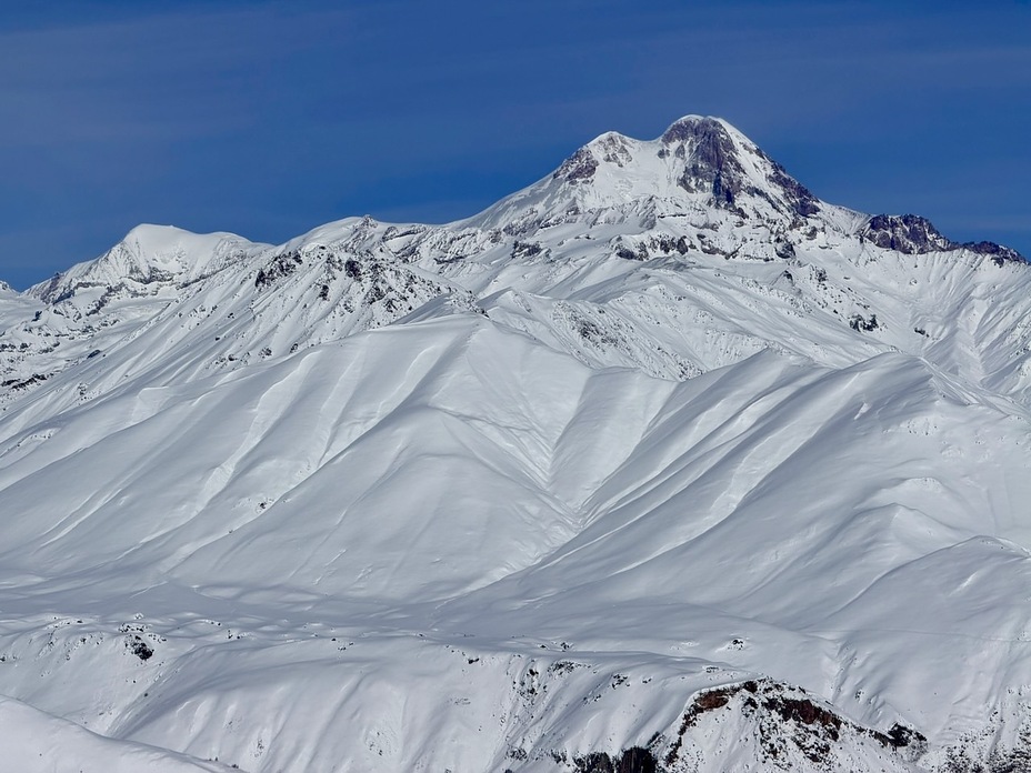 Mount Kazbek (Kazbegi / Mqinvartsveri), Kazbek or Kasbek