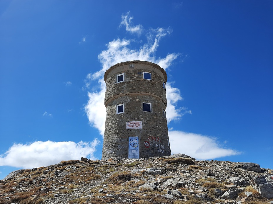 Planinarska kula, Titov Vrv