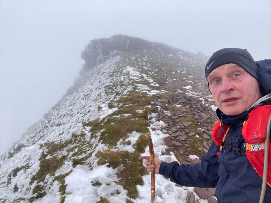 Pen y too Fan y February, Fan y Big