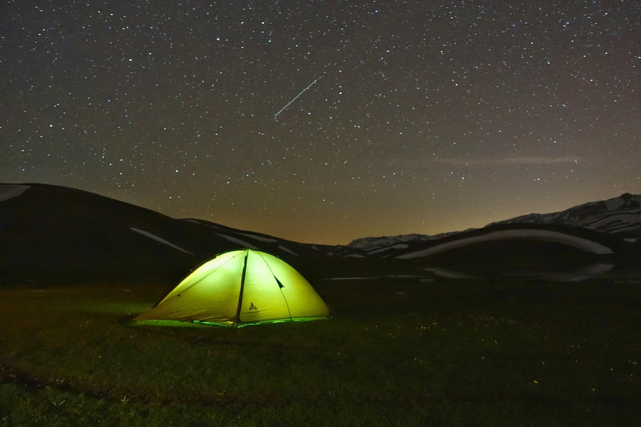UNDER STARS, Kackar