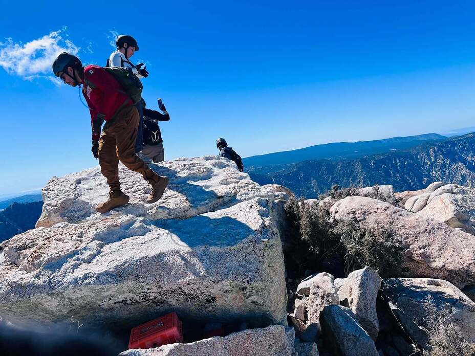 Llegando a la cima de montana mas alta de B.C, Picacho del Diablo