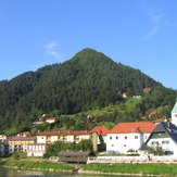 Hum (hill), Laško