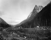 Mount Macdonald photo